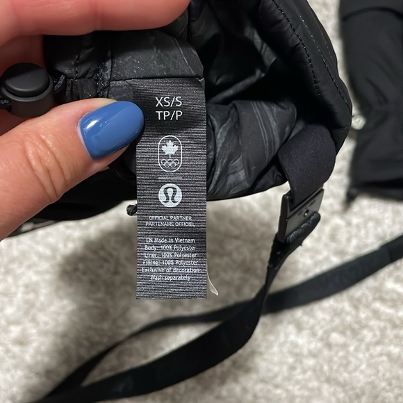 Team Canada Quilted Milttens on String *COC Logo - Picture 4 of 6